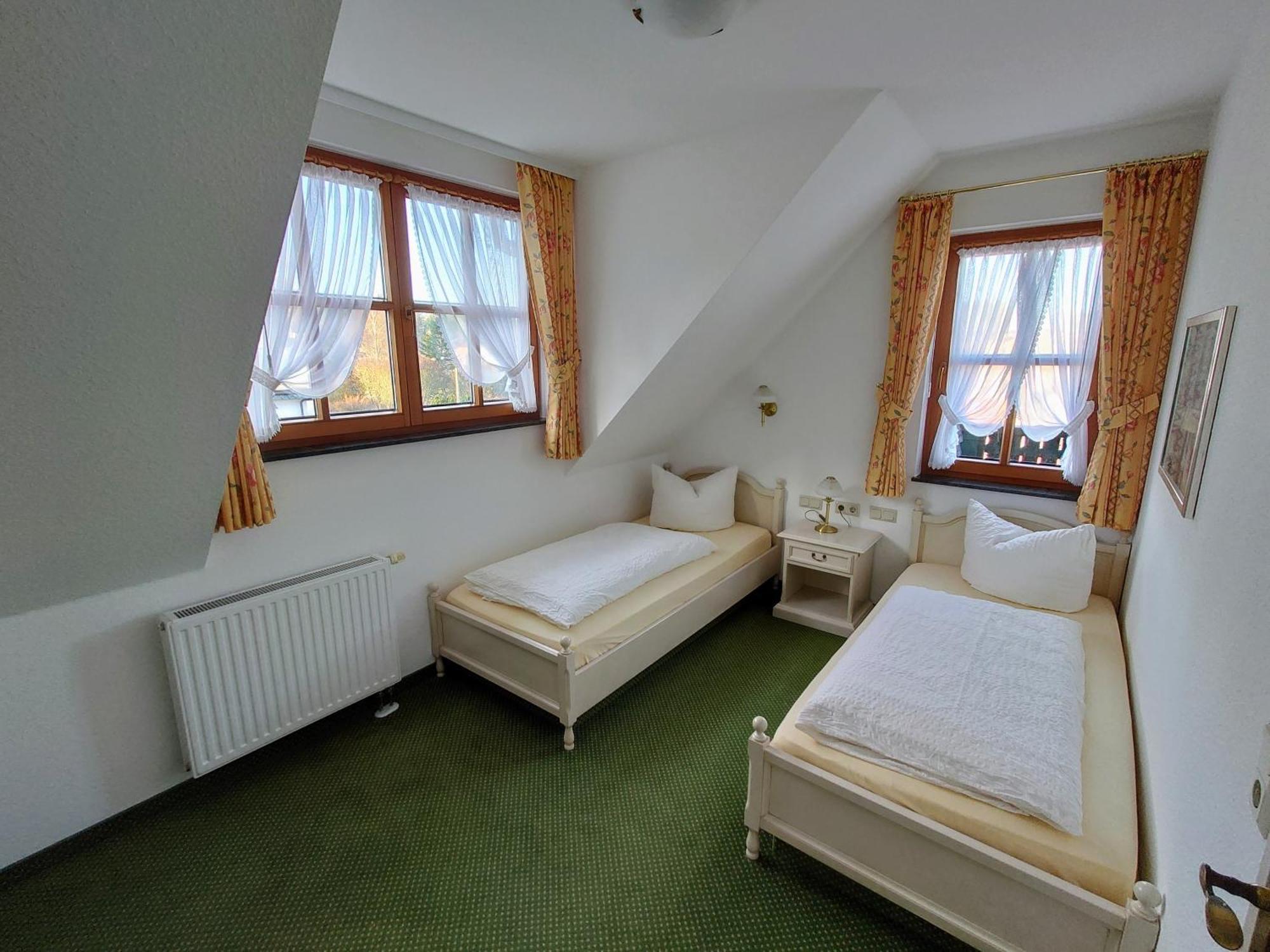 Hotel Und Berggasthof Zum Sonnenhof Sorge Kamer foto